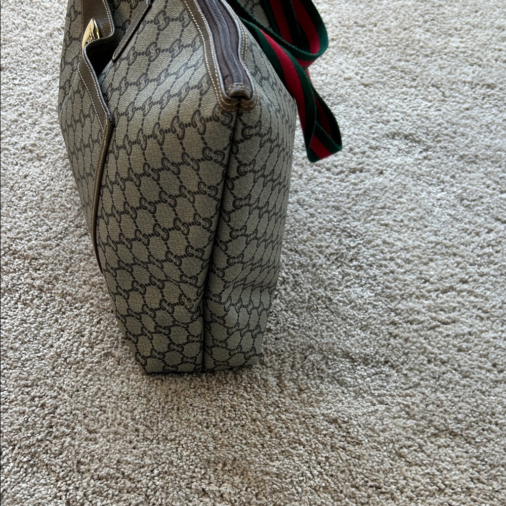 Gucci Beige and Brown Monogram Tote Plus vintage GG Supreme Tote - Picture 5 of 13